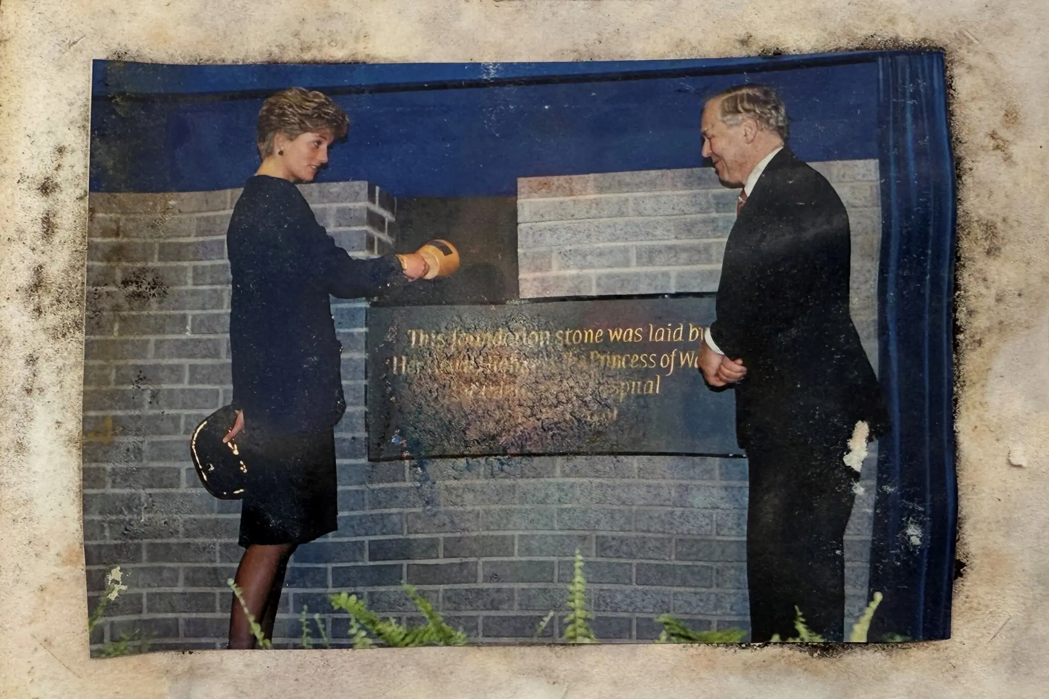 Тайм-капсула принцеси Діани: що знайшли всередині після дострокового відкриття